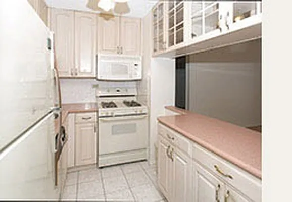 Rented by Jeff Weisbord Real Estate | media 4