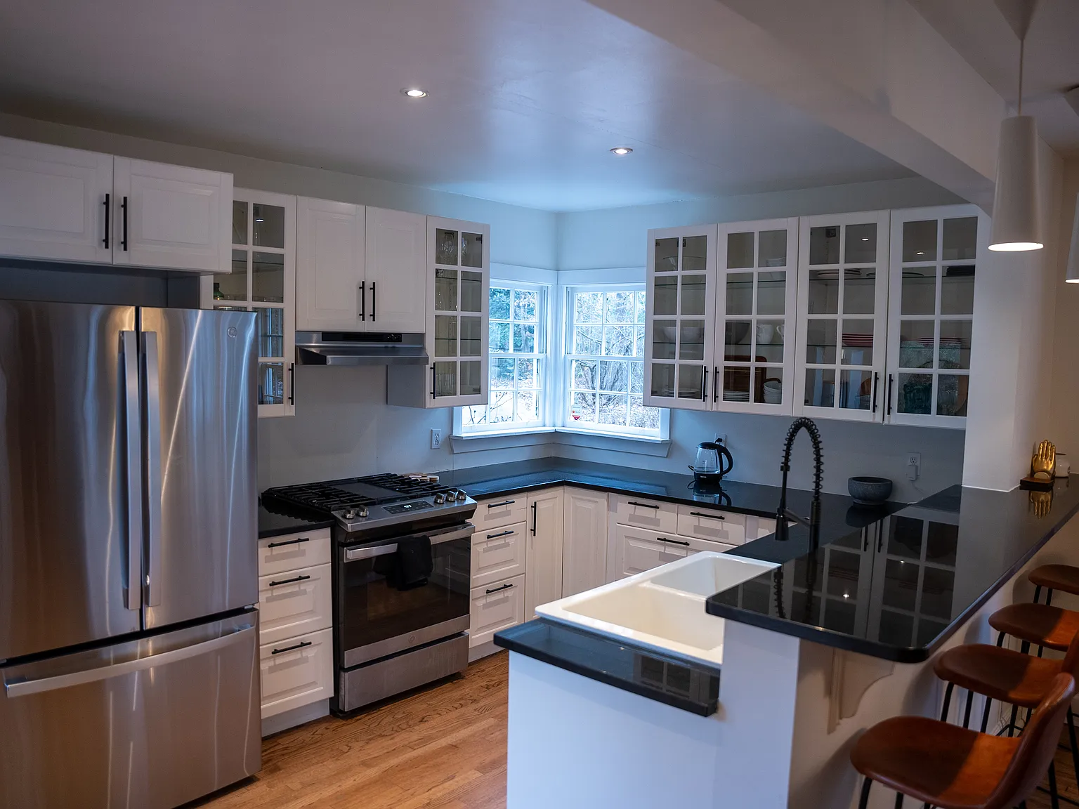 2 bed, 1124 sqft, $3,975 — Photo 3