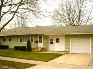 1202 10th St NW, Rochester, MN 55901