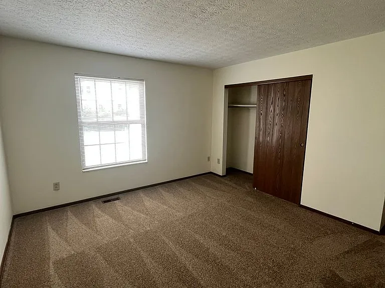 8795 Creve Coeur Ln — Photo 7
