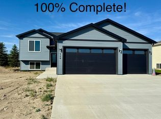 324 7th Ave SW, Surrey, ND 58785