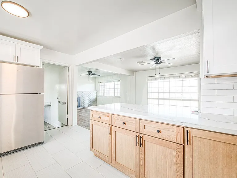 245 Minnewawa Ave #A — Photo 13