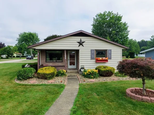1099 Lake Rd, Conneaut, OH 44030