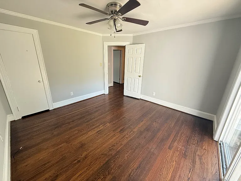 2403 E 4th St — Photo 21