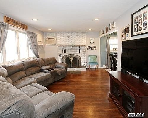 5th image of 333 Hyman Ave