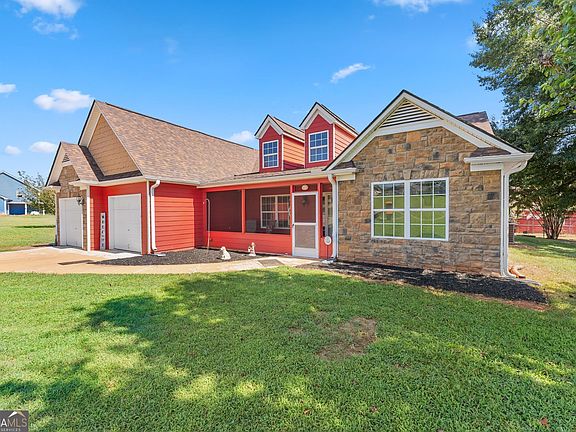 3rd image of 286 Middle Fork Ln