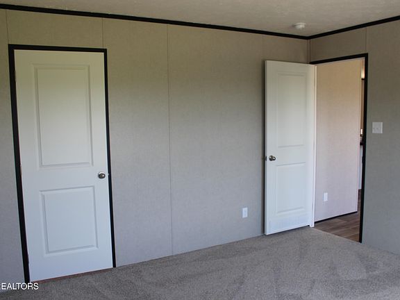 3rd image of 443 Smokey Rd