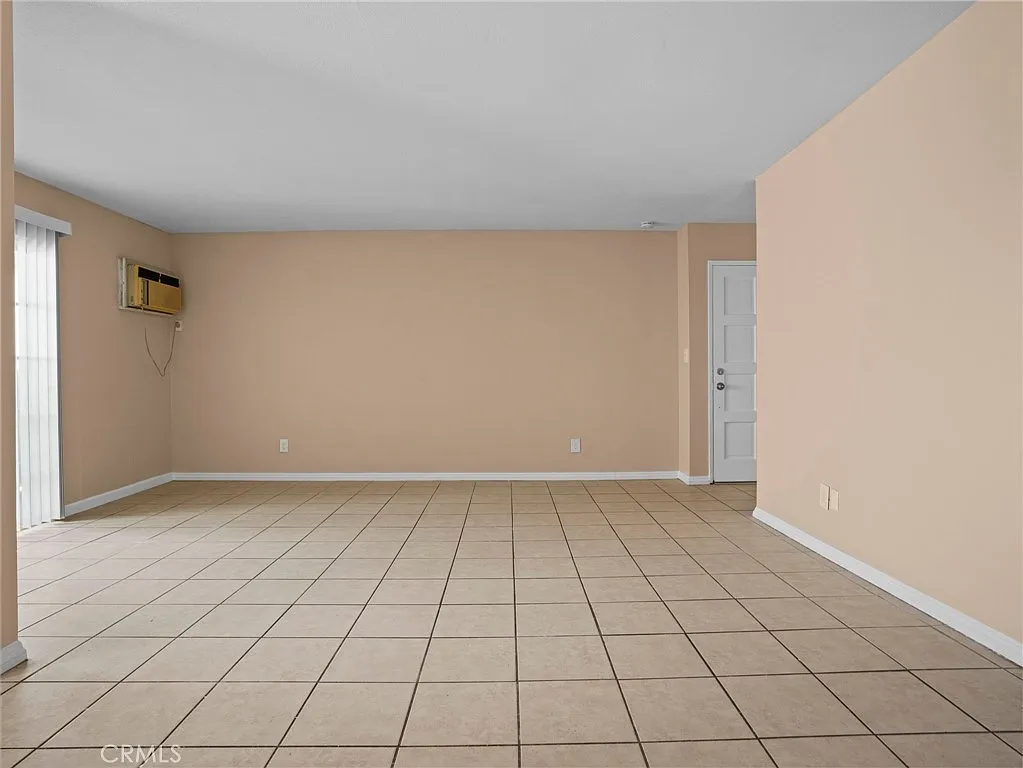 1 bed, 750 sqft, $1,900 — Photo 3