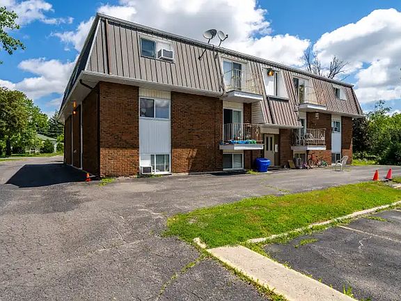 2nd image of 2444 Cleroux Cres #101