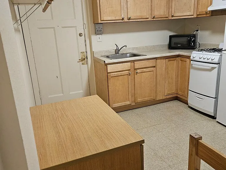 Hudson House — Photo 7