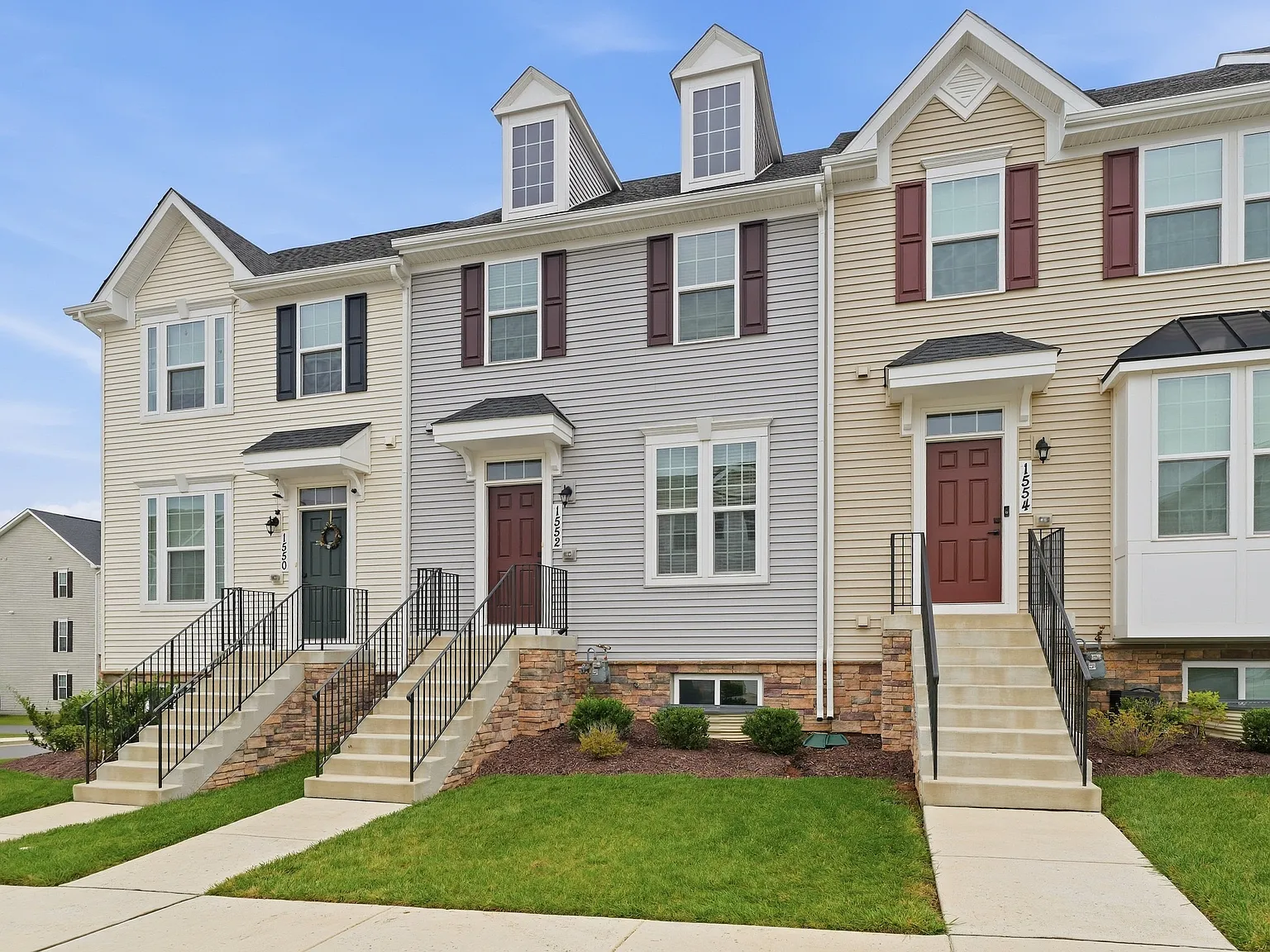 3 bed, 1741 sqft, $2,900 — Photo 3