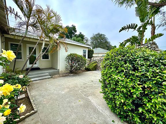 4th image of 263 Sultana Ave