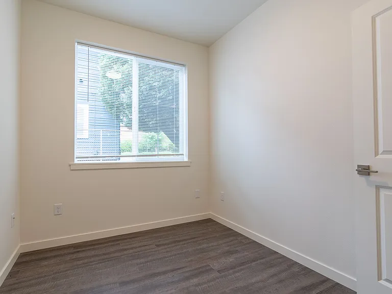 2630 NE Dekum St — Photo 9