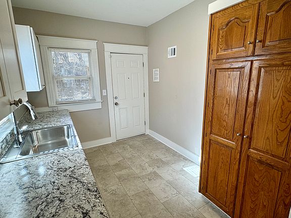 3rd image of 4026 Paseo Blvd