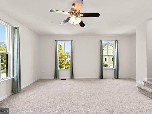5th image of 719 Apple Orchard Dr