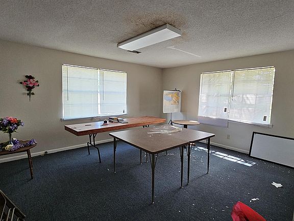 3rd image of 4707 Marseille Dr
