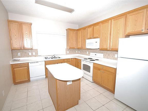 5th image of 17446 Stinchar Dr