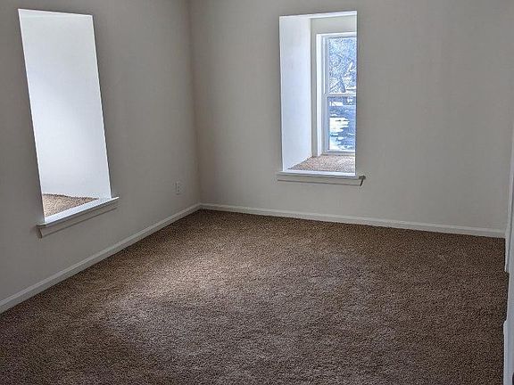 3rd image of 422 4th St #5