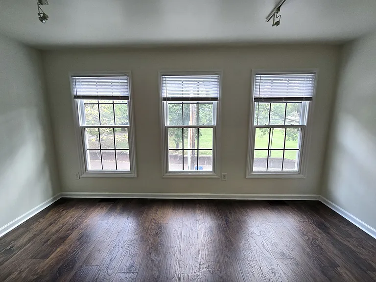 514 Saint Mary St — Photo 20