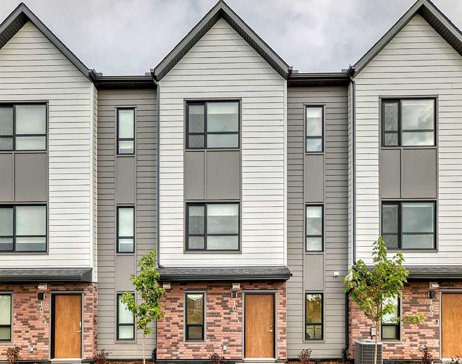 1st image of 20295 NE Seton Way SE #105