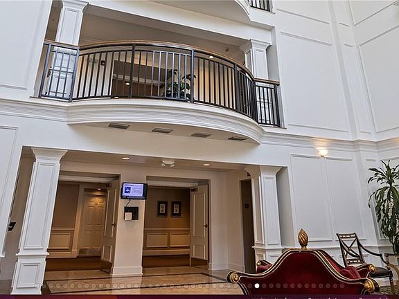 4th image of 3275 Lenox Rd NE APT 105
