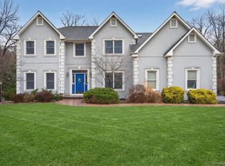 43 Greenwich Avenue, Central Valley, NY 10917