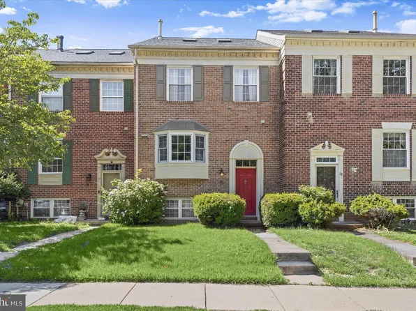 26 Valley Crossing Cir, Cockeysville, MD 21030