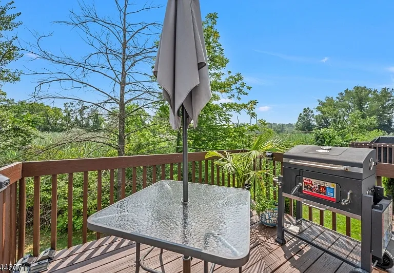 19 Gordon Cir — Photo 21