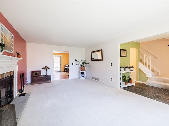 4th image of 12 Huxley Way