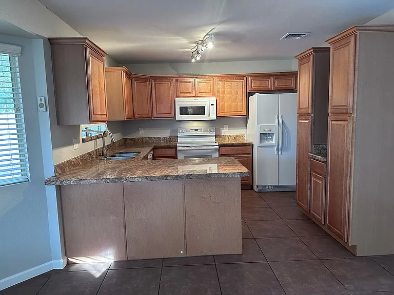 4910 W Gail Dr — Photo 18
