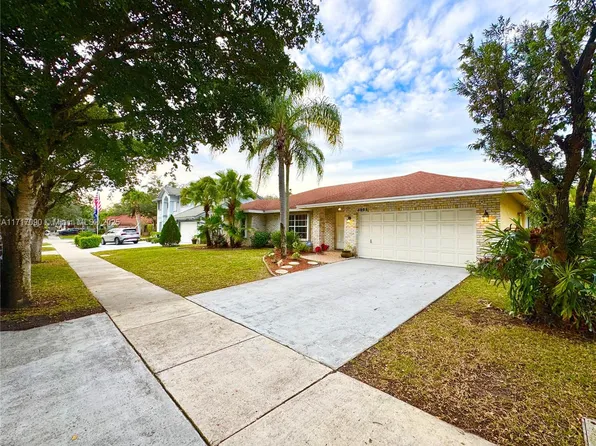 4853 NW 50th Ct, Coconut Creek, FL 33073