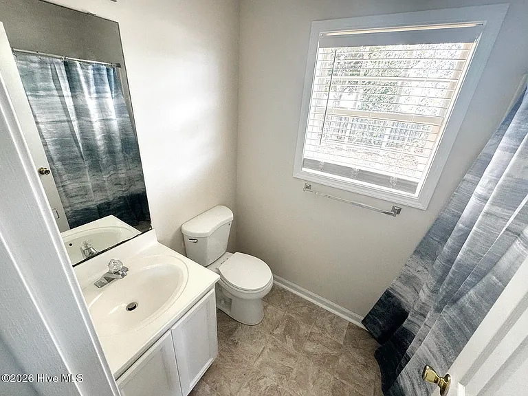 2711 Ashby Dr — Photo 6