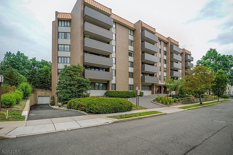 1 Euclid Ave Apt 2f Summit Nj 07901 Mls 3724774 Zillow