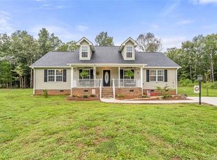 510 Putter Ln, Chester, SC 29706