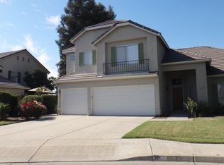1383 Oak Ave, Clovis, CA 93611