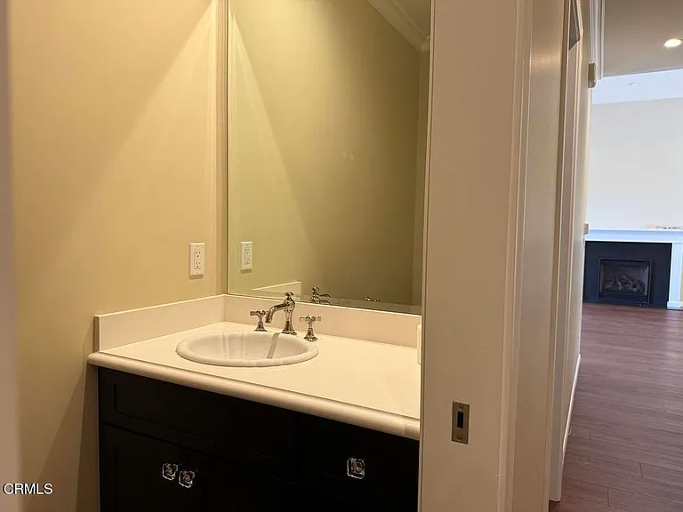 639 Skyview Ter — Photo 9