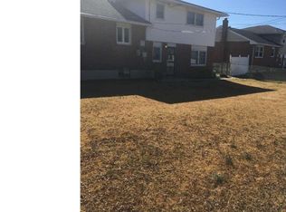 128 Meadowood Dr, Newark, DE 19711