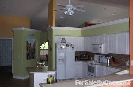 4th image of 528 SW 57th St