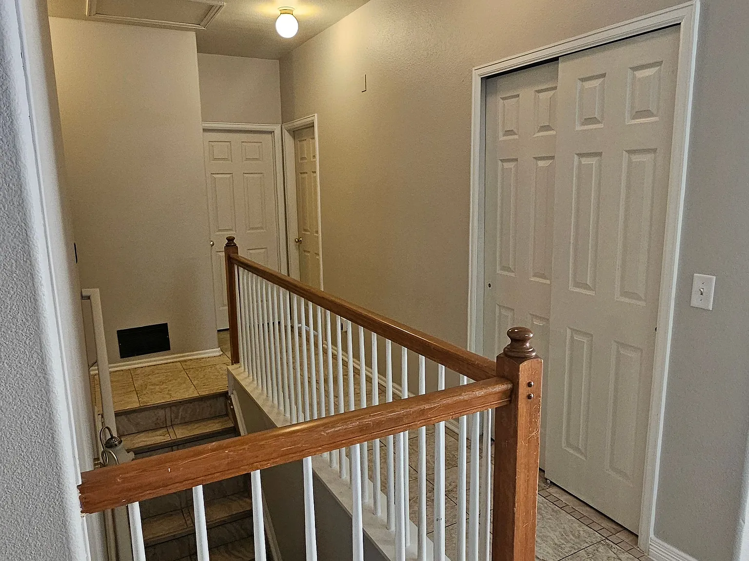4 bed, 2.5 bath, 2000 sqft, $2,525 — Photo 2