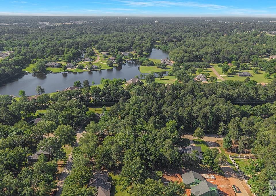 1st image of 402 N Forest Lake Dr