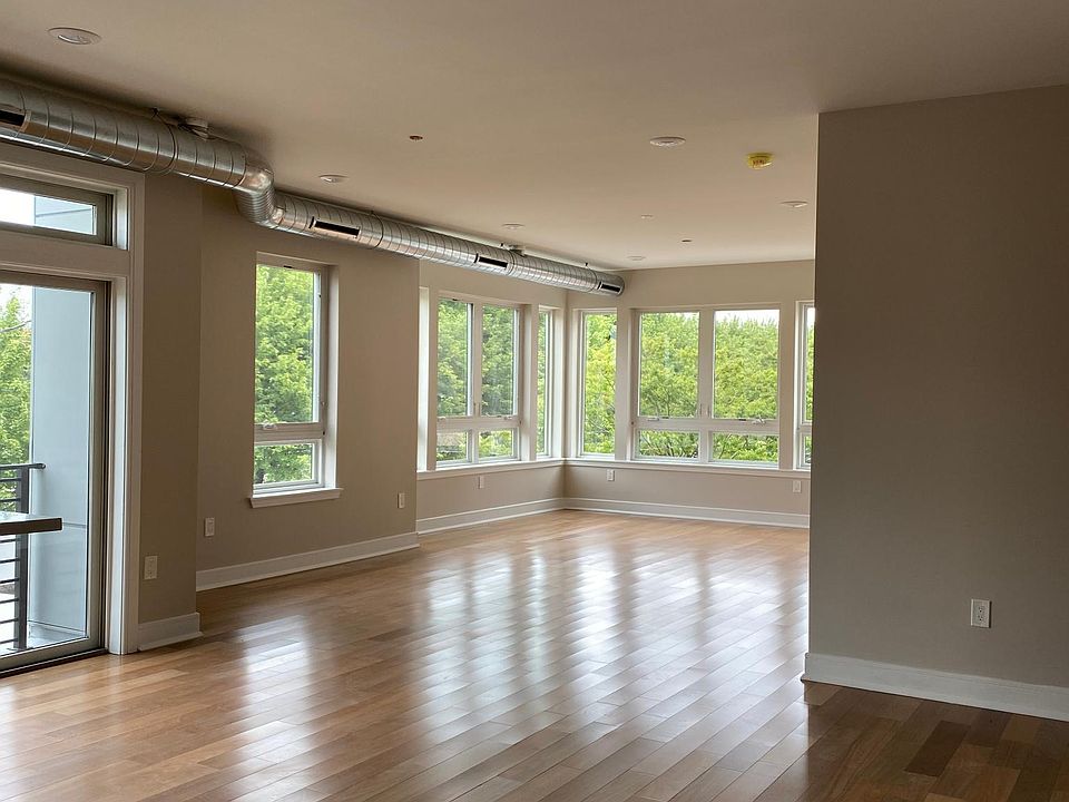 1st image of 3204 Capri Ct #201