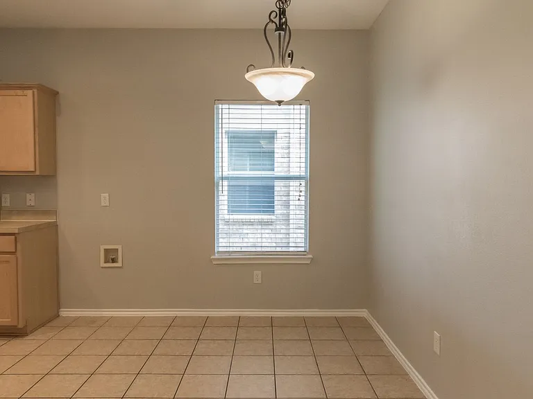 8512 Prairie Wind Trl — Photo 11