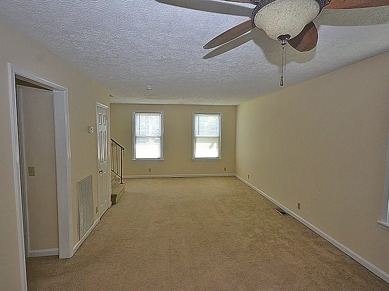 4544 Xavier Dr — Photo 7
