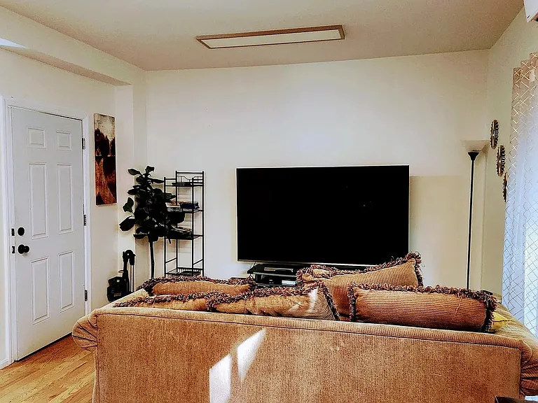 87 4th Ave #1 — Photo 3