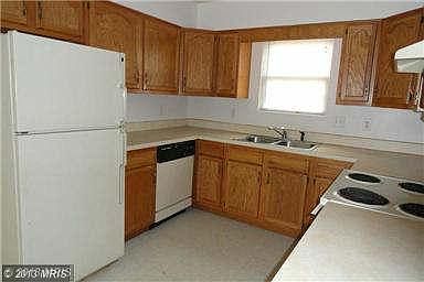 3rd image of 130 W Wilson Blvd #132