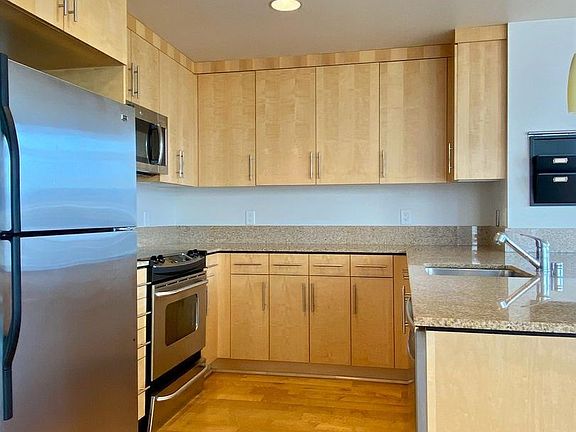 2nd image of 38 N Almaden Blvd Unit 623