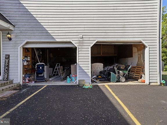 4th image of 350 Elmhurst Ave