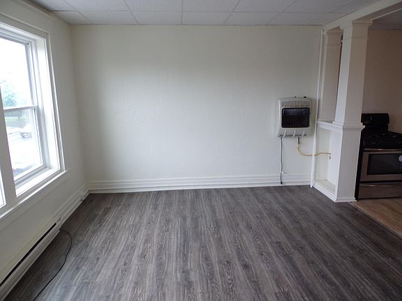 4th image of 1501 Hertel Ave #13