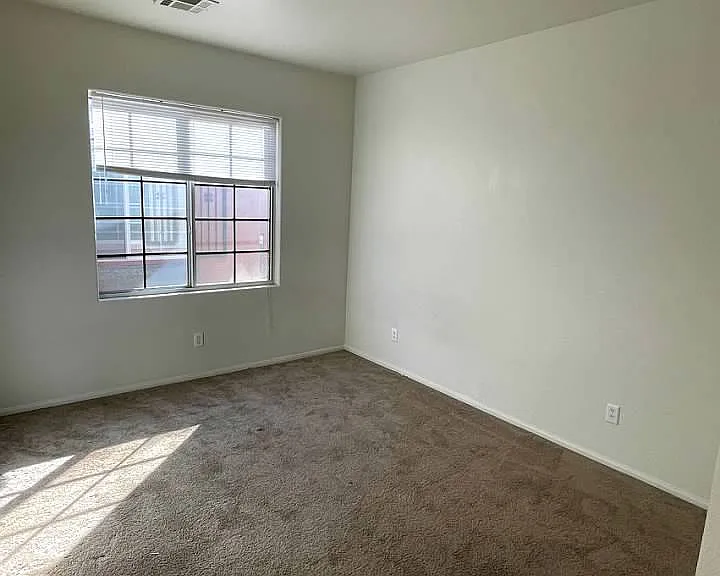 731 Emerald Idol Pl — Photo 35