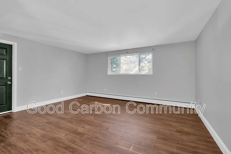2 bed, 1.0 bath, $1,225 — Photo 3
